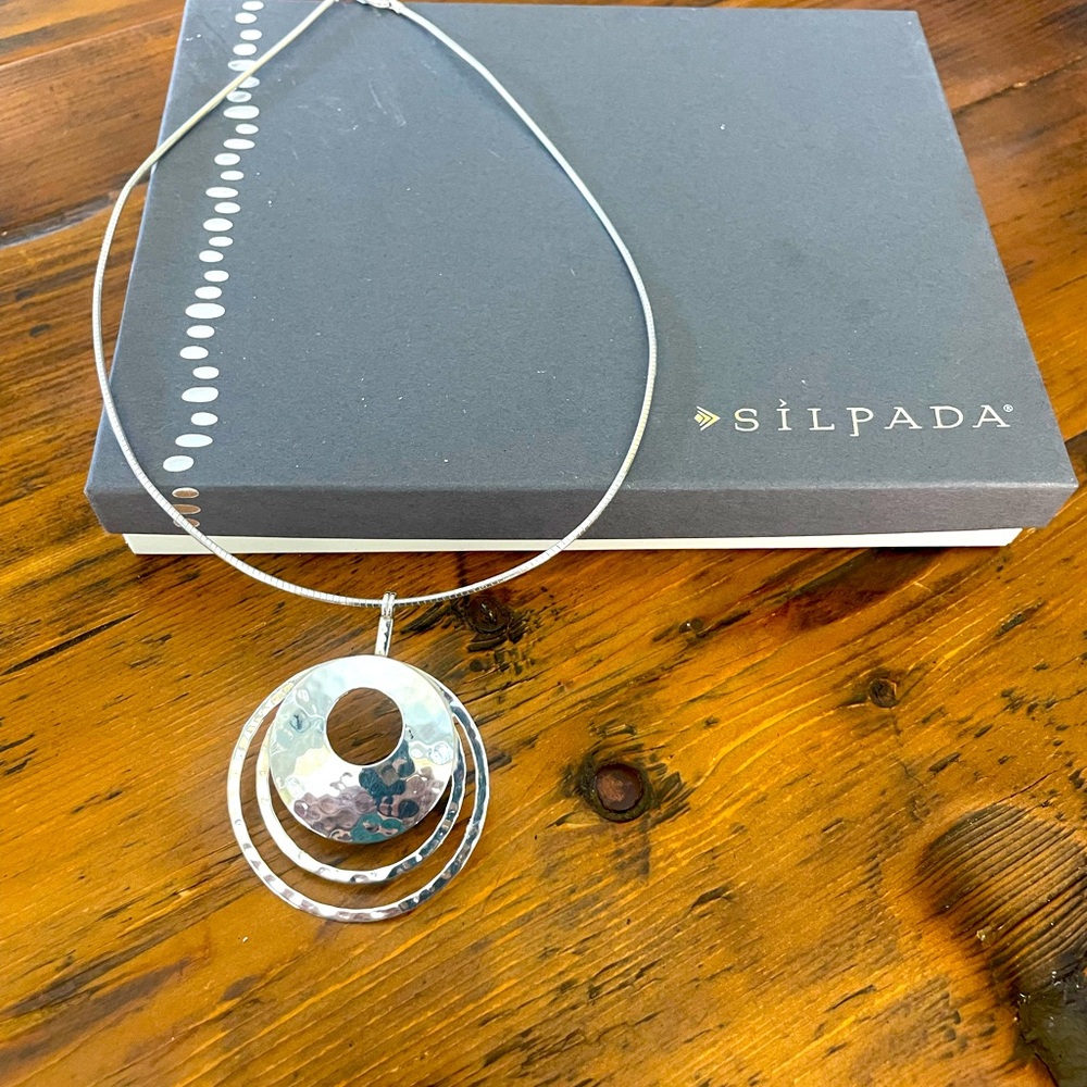 SILPADA Desgins .925 Perspectiva 3 Hammered Circle Pendant